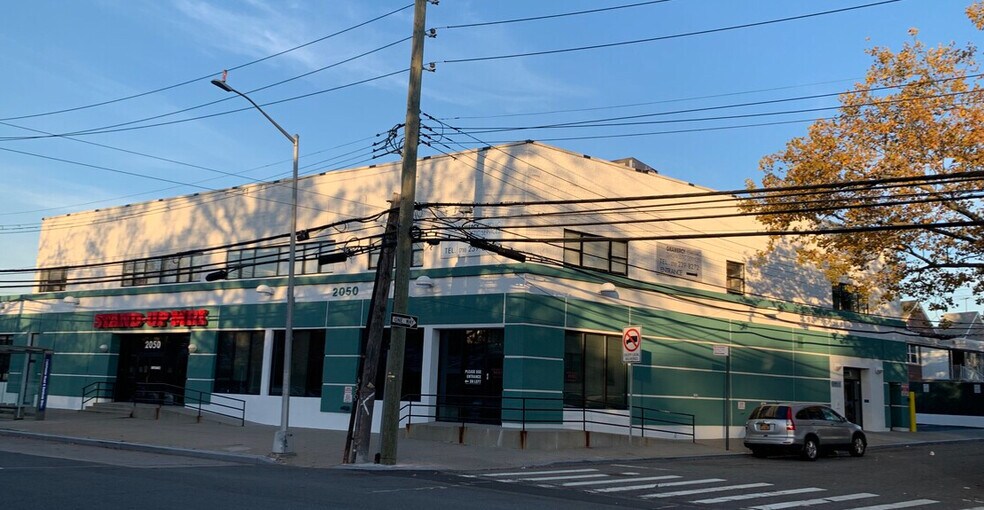 More Photos Of 2050 E Eastchester Rd, Bronx Medical For Lease