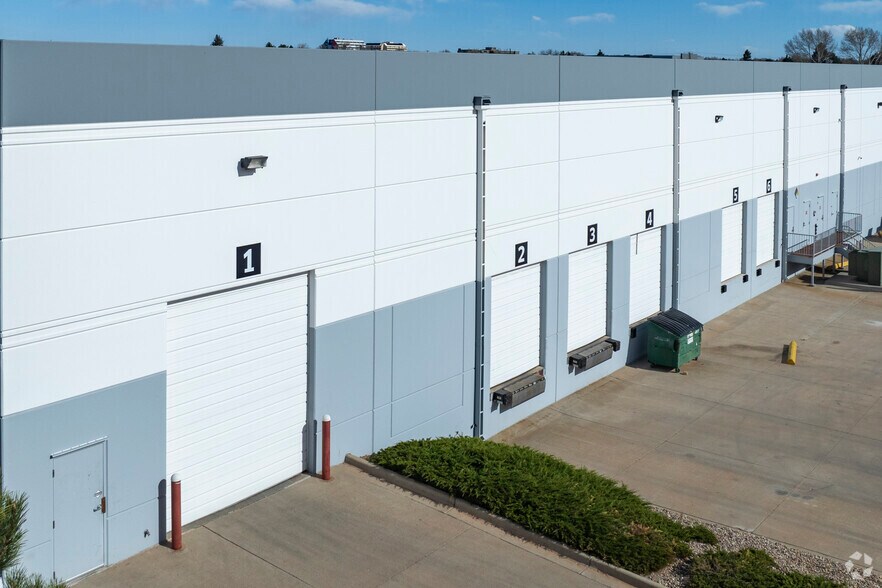 More Photos Of 3975 Monaco Pky, Denver Warehouse For Lease