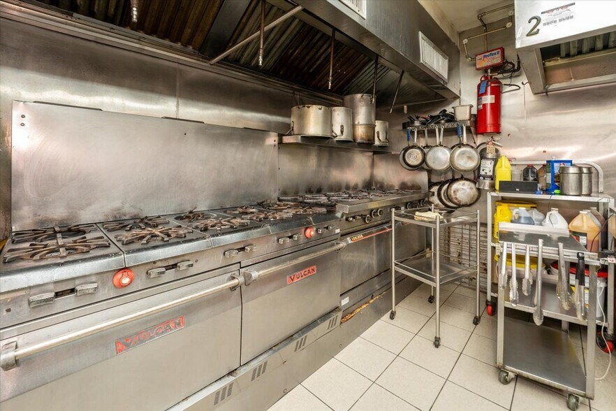 More Photos Of 217-219 Frelinghuysen Ave, Newark General Retail For Sale