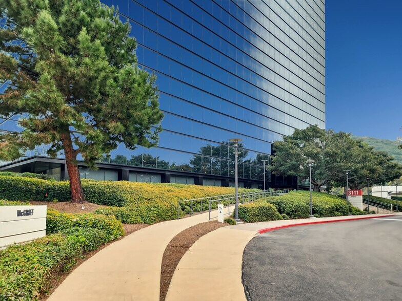 More Photos Of 3111 Camino del Rio N, San Diego Coworking Space