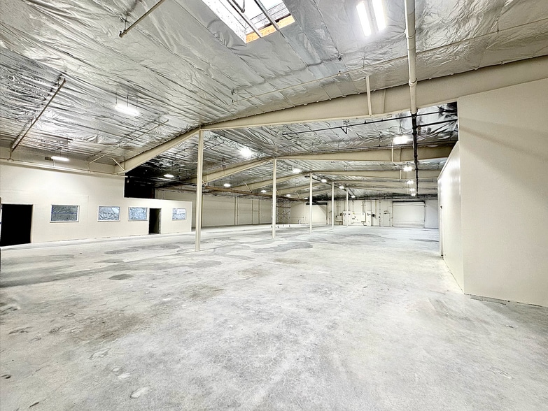 More Photos Of 1017 S Mountain Ave, Monrovia Manufacturing For Lease