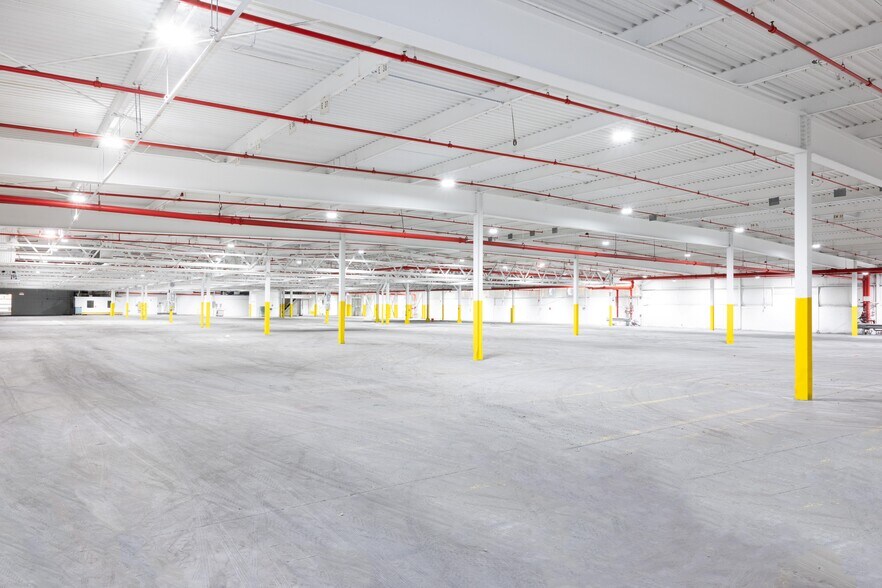 More Photos Of 4250 Bells Ln, Louisville Manufacturing For Sale
