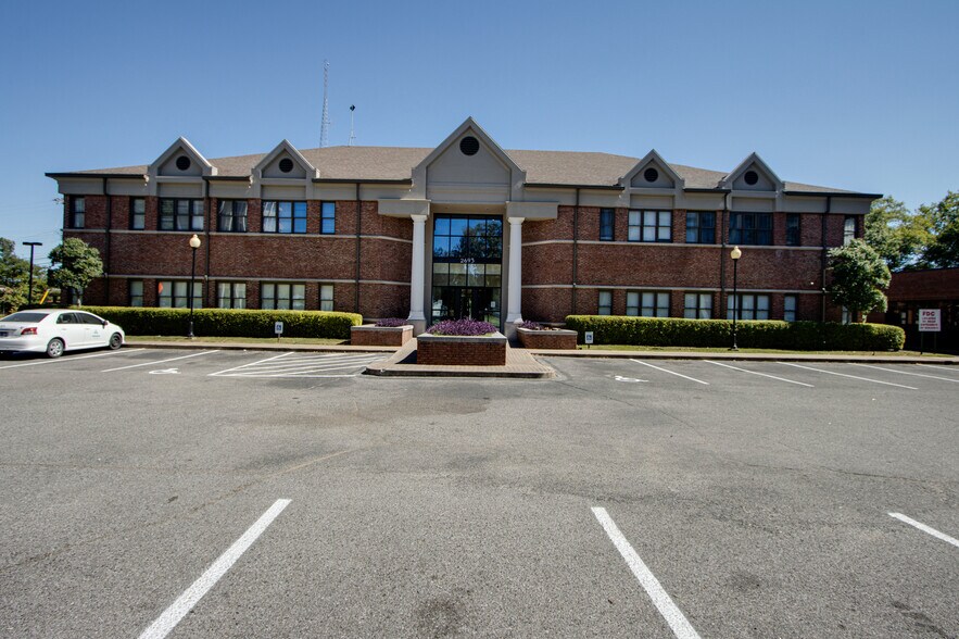 More Photos Of 2693 Union Avenue Ext, Memphis Office For Lease