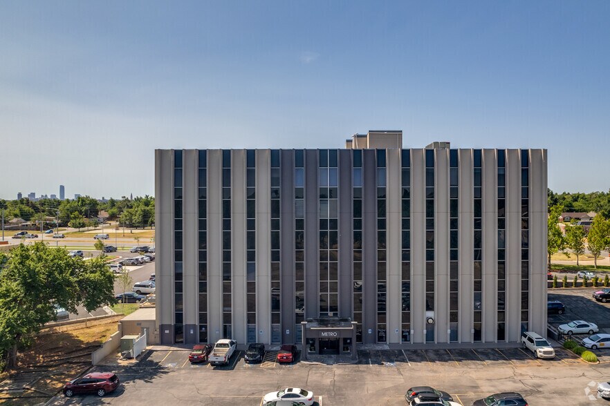 More Photos Of 2525 NW Expressway St, Oklahoma City Office For Lease