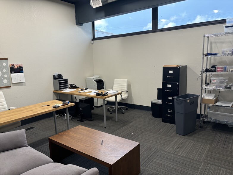 More Photos Of 14625-14640 SE 82nd Dr, Clackamas Manufacturing For Lease