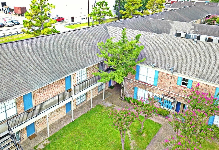 More Photos Of 6909 Renwick Dr, Houston Apartments For Sale