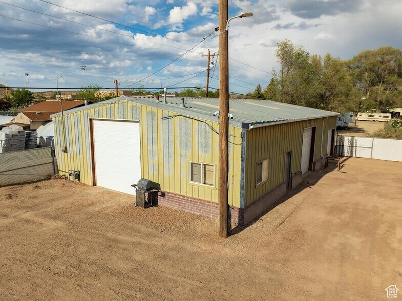More Photos Of 50 50 400 W St st, Duchesne Office Residential For Sale