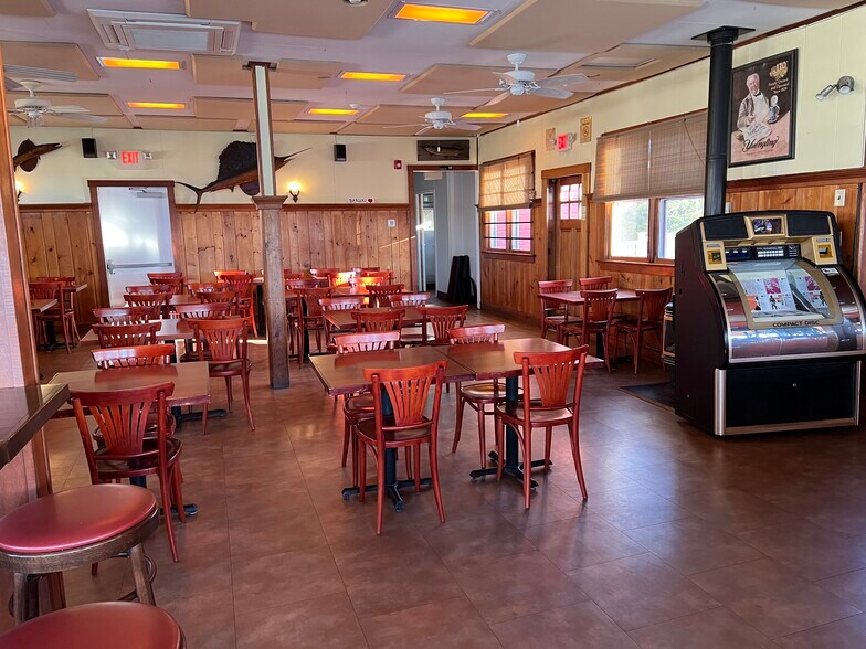 More Photos Of 236 S Bayview Dr, Strathmere Restaurant For Sale