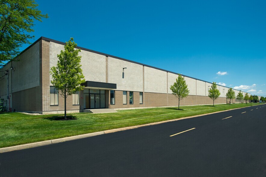 Primary Photo Of 90-112 Northfield Ave, Edison Warehouse For Lease