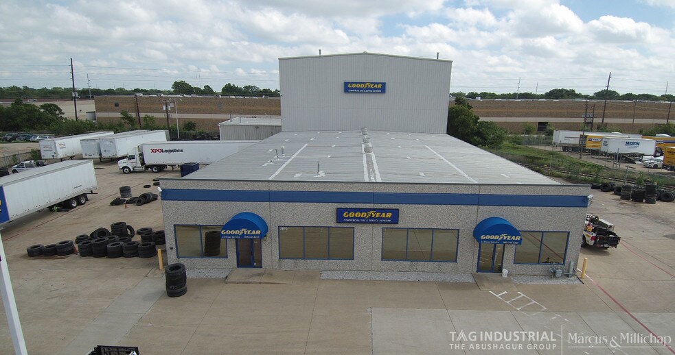 More Photos Of 2820 Market St, Garland Warehouse For Sale