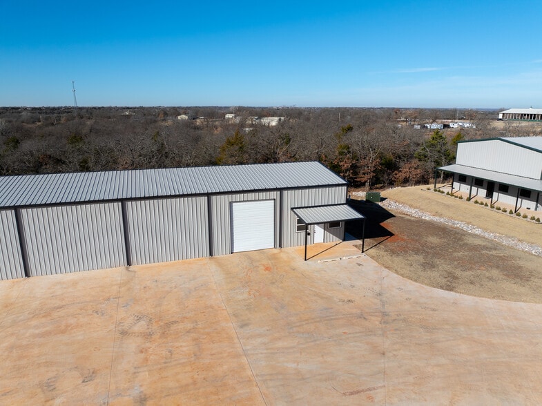 More Photos Of 625 Koloa Ave, Edmond Warehouse For Sale