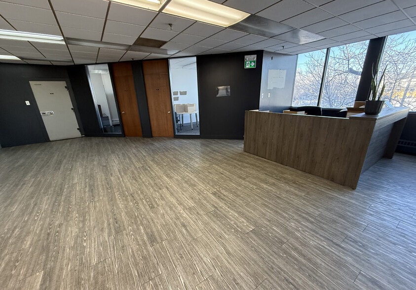 More Photos Of 15 Bury St, Winnipeg Distribution For Sale