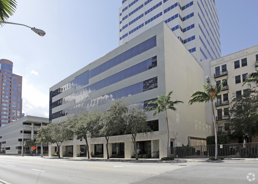 More Photos Of 101 NE 3rd Ave, Fort Lauderdale Office For Lease