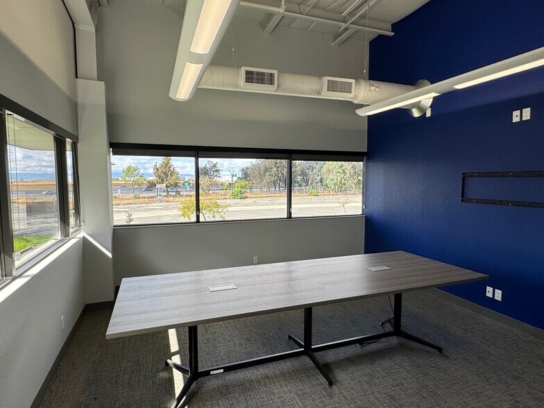 More Photos Of 45051 Industrial Dr, Fremont Warehouse For Lease