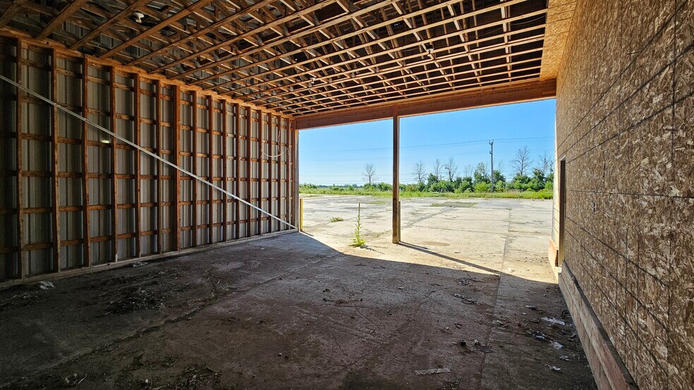 More Photos Of 482 Russett Dr, Arnprior Land For Lease