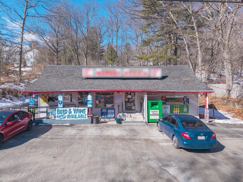 More Photos Of 117 Clinton St, Shrewsbury Freestanding For Sale