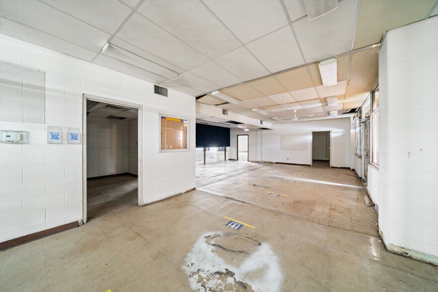 More Photos Of 7503 Harlow Dr, San Antonio Freestanding For Lease