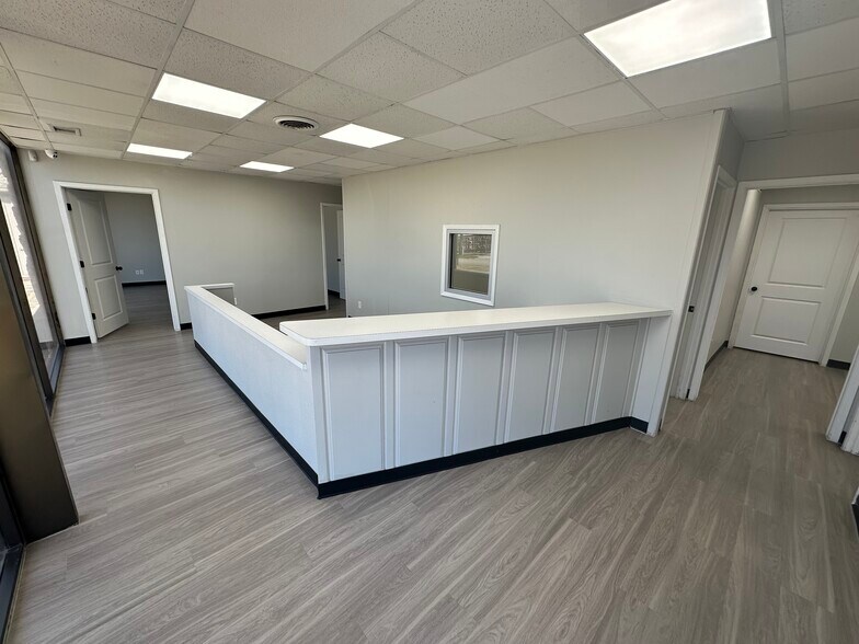 More Photos Of 6525 Midway Rd, Haltom City Warehouse For Lease