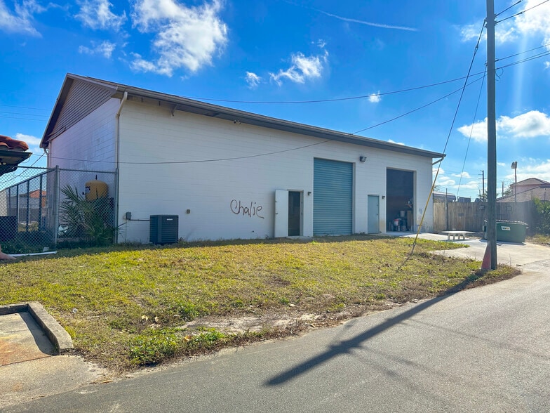 More Photos Of 750 West Ave, Cocoa Warehouse For Sale