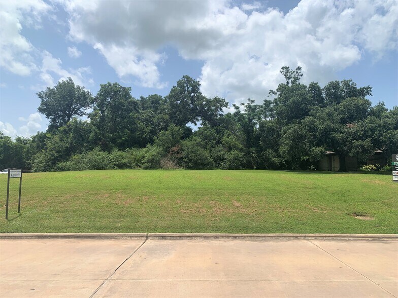 More Photos Of TBD Medical Parkway, Brenham Land For Lease