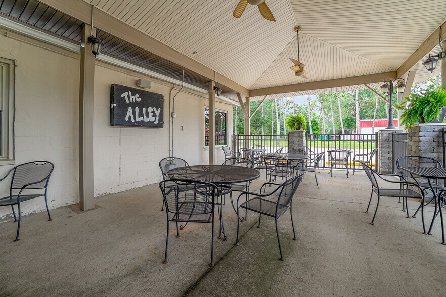 More Photos Of 1104 N Saginaw St, Saint Charles Bowling Alley For Sale