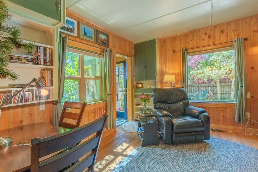 More Photos Of 717 Lake Ave, Grand Lake Specialty For Sale