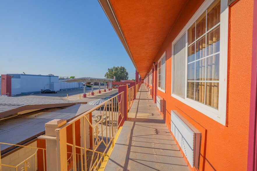 More Photos Of 839 W Pacheco Blvd, Los Banos Hotel For Sale
