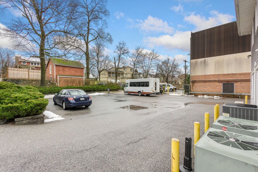 More Photos Of 2622 South Ave, Wappingers Falls Office For Sale