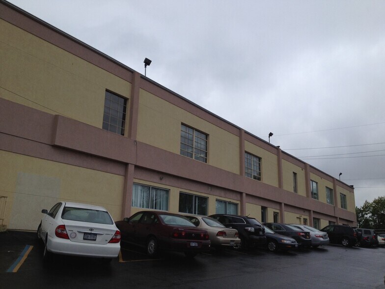 More Photos Of 200-202 Stonehinge Ln, Carle Place Medical For Lease