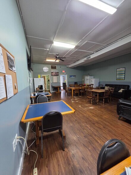 More Photos Of 11-23 Bannard St, Freehold Warehouse For Lease