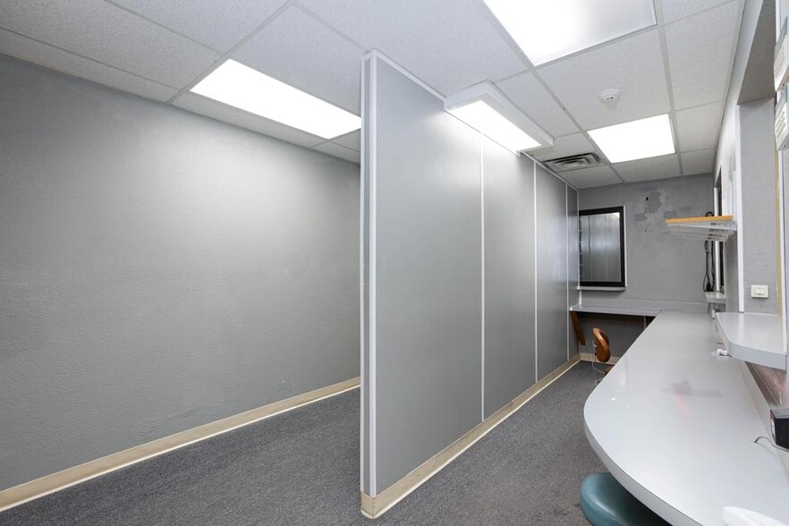 More Photos Of 872 E Sahara Ave, Las Vegas Medical For Lease