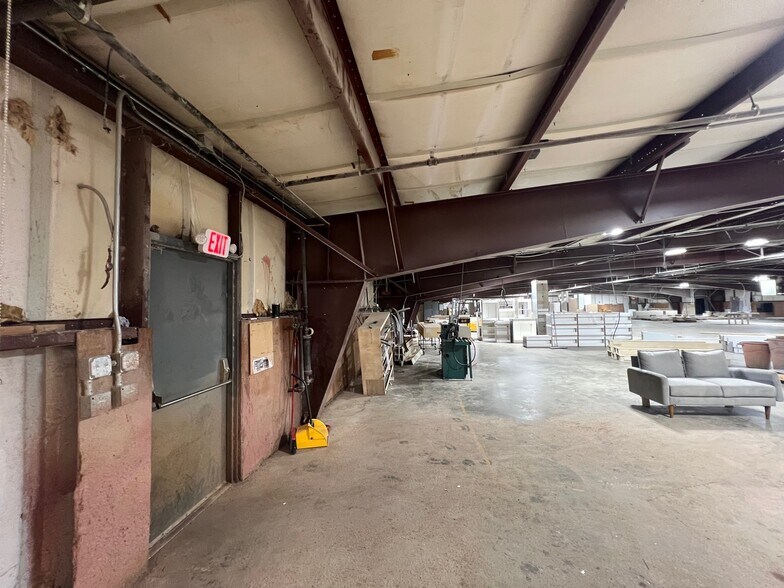 More Photos Of 1440 N Fifth St, Madison Warehouse For Lease