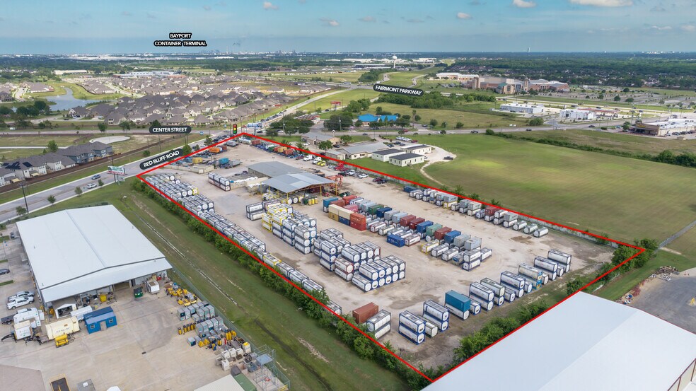 More Photos Of 6110 Red Bluff Rd, Pasadena Distribution For Lease