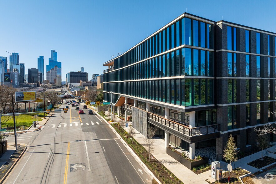 More Photos Of 924 E 7th St, Austin Coworking Space