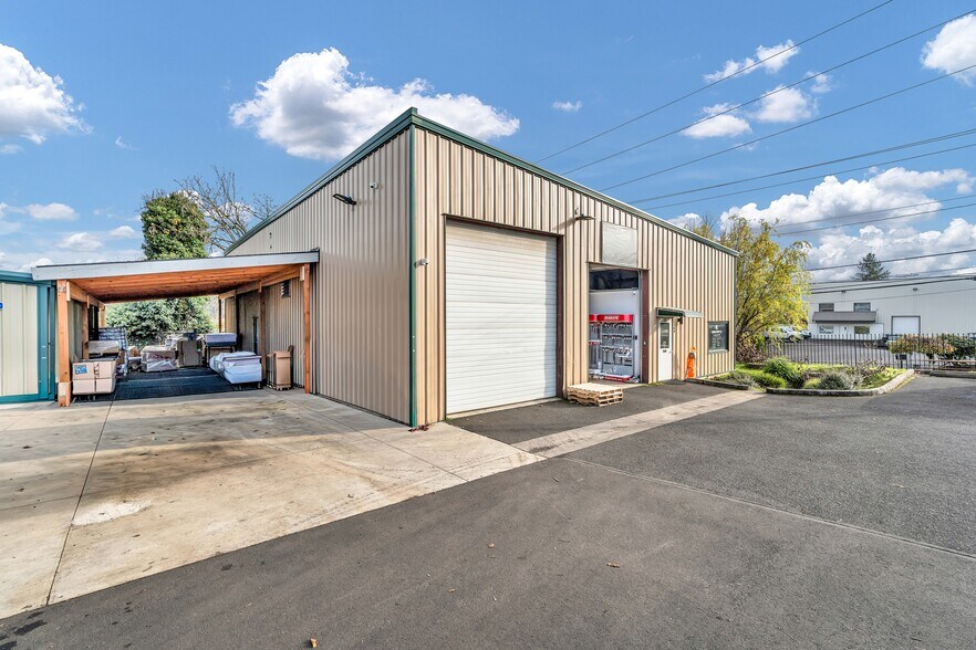 More Photos Of 15464 SE 94th Ave, Clackamas Industrial For Sale