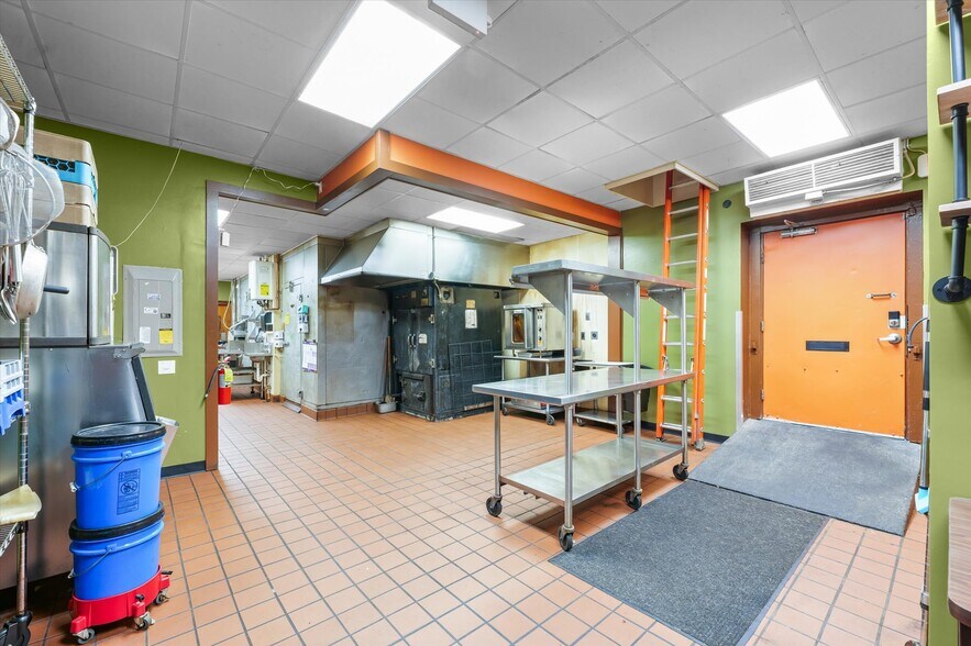 More Photos Of 201 N Broadway Ave, Urbana Restaurant For Sale