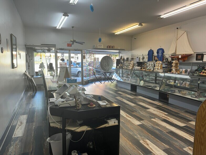 More Photos Of 135 S Wayne St, Milledgeville General Retail For Sale