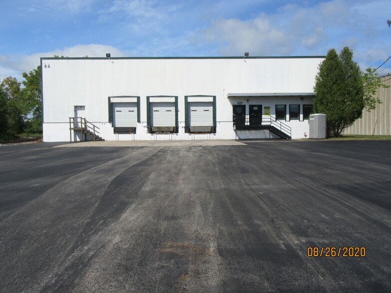 Primary Photo Of 4629 Crossroads Park Dr, Liverpool Light Distribution For Lease
