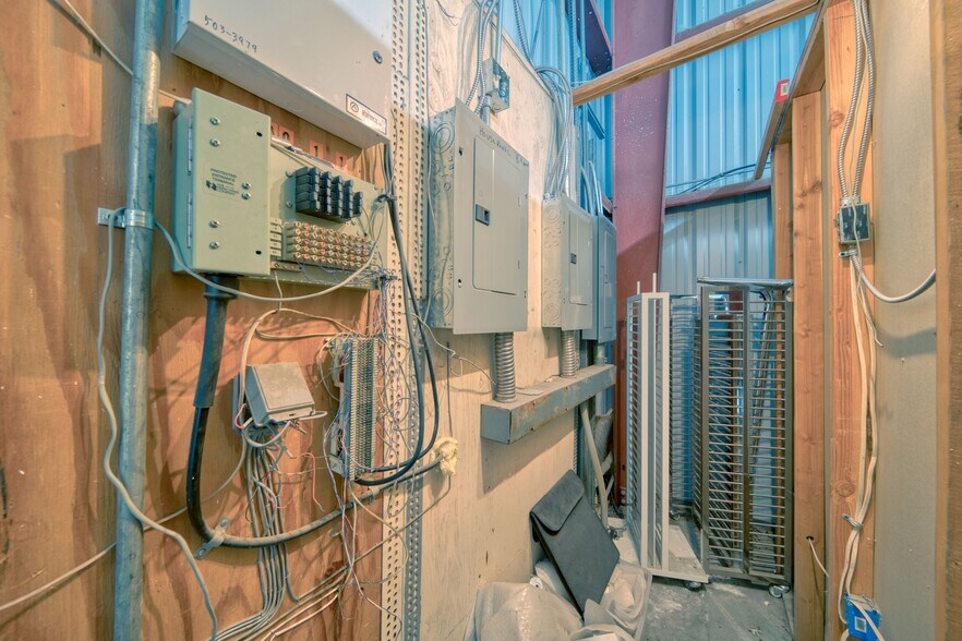 More Photos Of 800 Margaret St, Pahrump Manufacturing For Lease