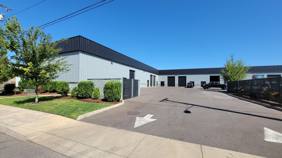 More Photos Of 2345 McGilchrist St SE, Salem Manufacturing For Lease