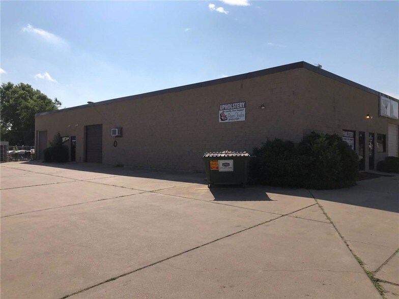 More Photos Of 401 Western Hills Trl, Granbury Warehouse For Sale