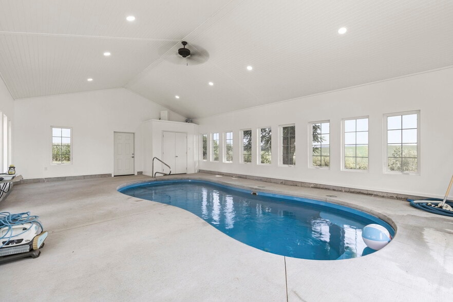 More Photos Of 29614 Tarlton Adelphi Rd, Laurelville Hospitality For Sale