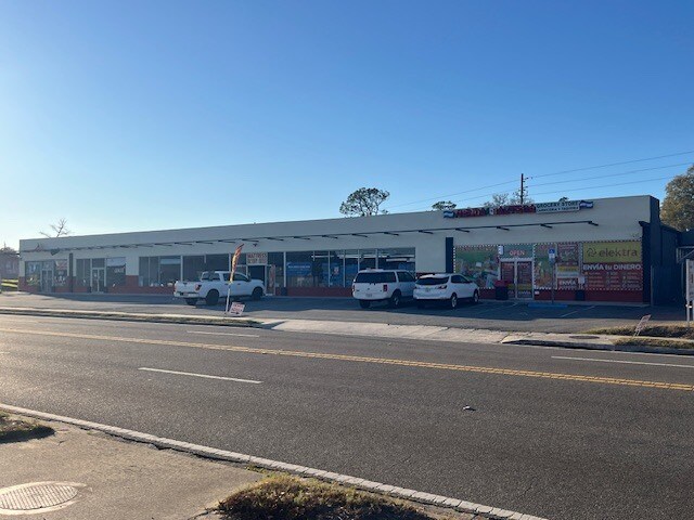 More Photos Of 5333 Lenox Ave, Jacksonville Storefront Retail Office For Lease