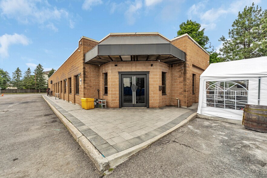 More Photos Of 1151 Ogilvie Rd, Ottawa Restaurant For Sale