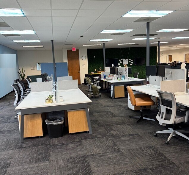 More Photos Of 1080 Woodcock Rd, Orlando Office For Lease