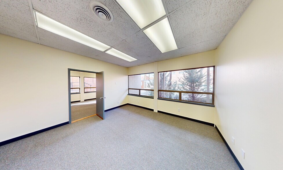 More Photos Of 324 E Washington Ave, Riverton Office For Sale
