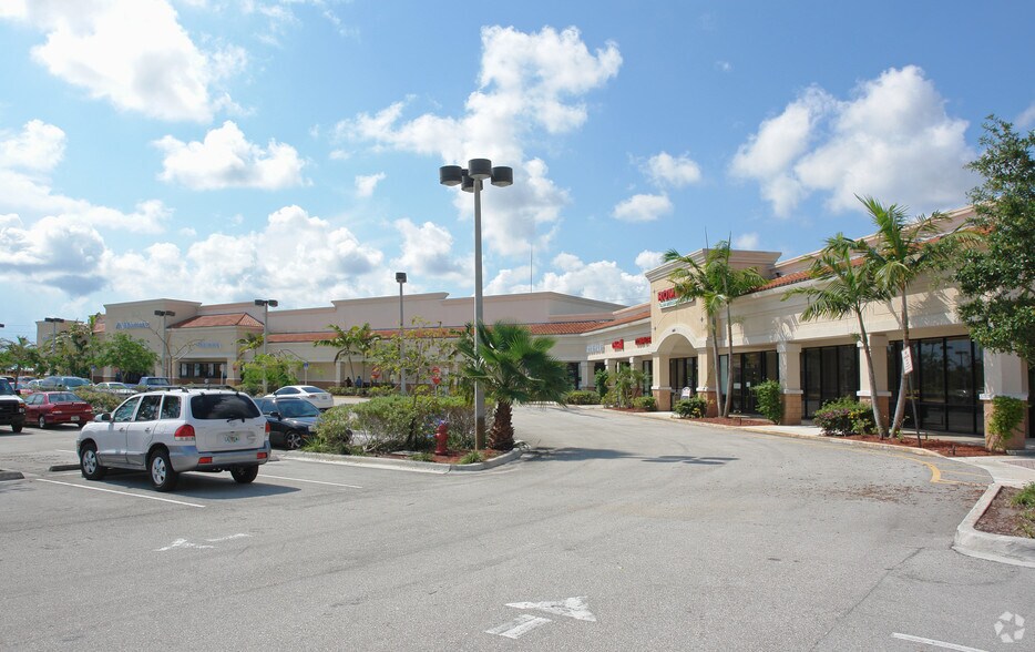 More Photos Of 4622-4640 Hypoluxo Rd, Lake Worth General Retail For Lease