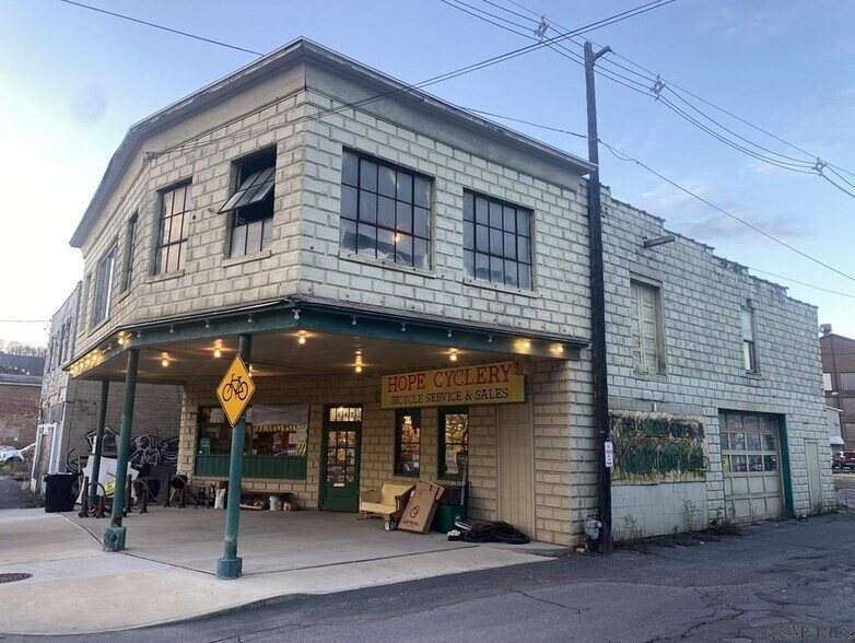 More Photos Of 329 Matthews St, Johnstown General Retail For Sale