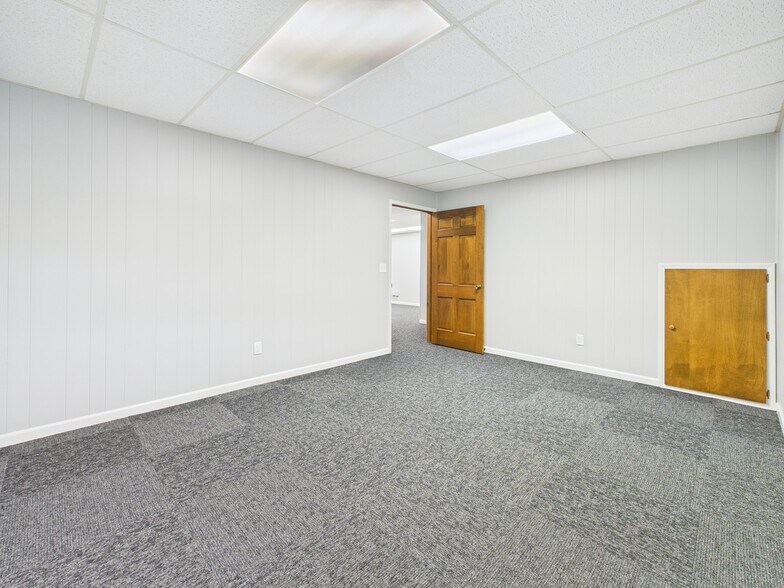 More Photos Of 427 Memorial Dr, Greenville Office For Lease