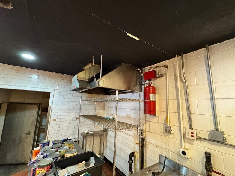 More Photos Of 1501 W Kilgore Ave, Muncie Restaurant For Sale